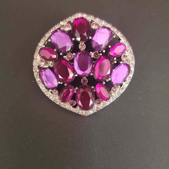 Vintage Monet Brooch Pin Amethyst Color Rhinestones Feminine Classic Silver Tone - Picture 1 of 4